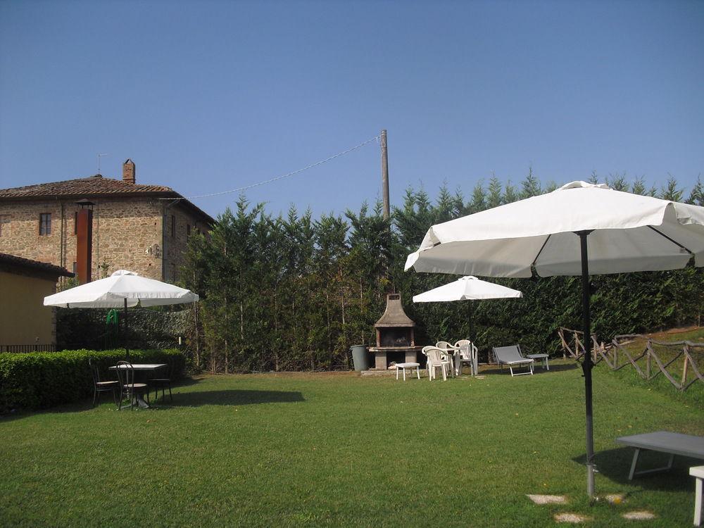 Oasi Del Grillo Aparthotel Кастелнуово Берарденга Екстериор снимка