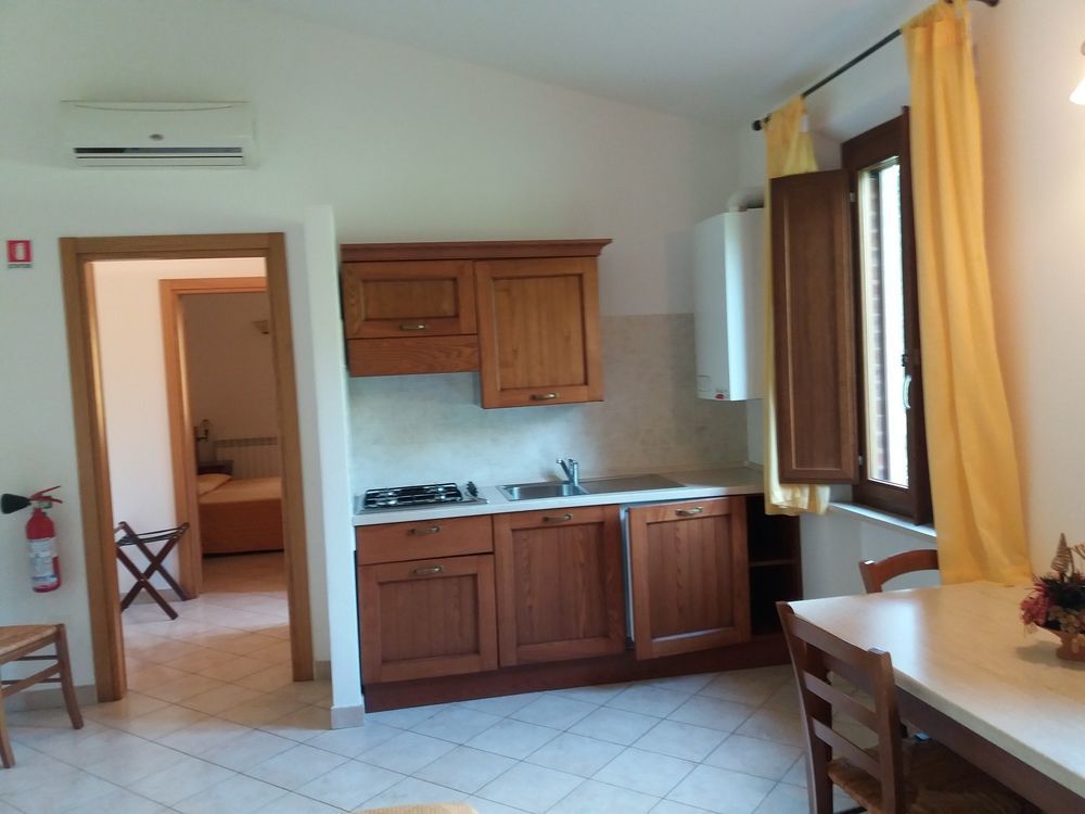 Oasi Del Grillo Aparthotel Кастелнуово Берарденга Екстериор снимка